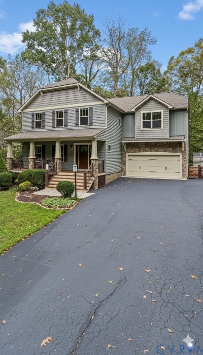 Beautiful 4BR3.5BA Home Quiet Neighborhood Available NOW!
