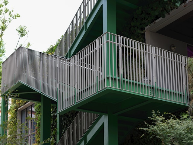 Custom Cedar Decks Built to Match Your Style