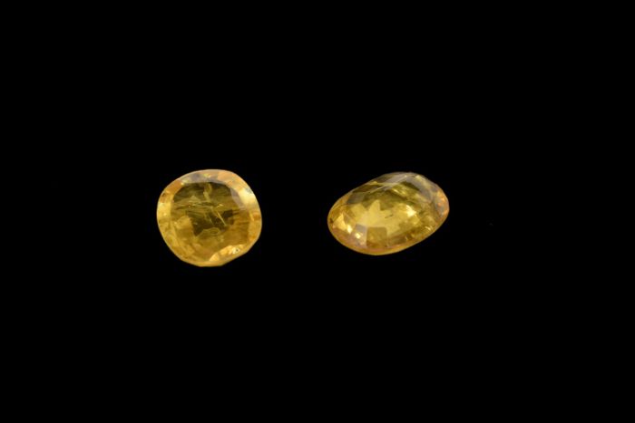 Rishabhjains.com yellow sapphire gemstone