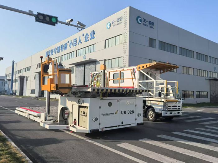 Container cargo loader (diesel)