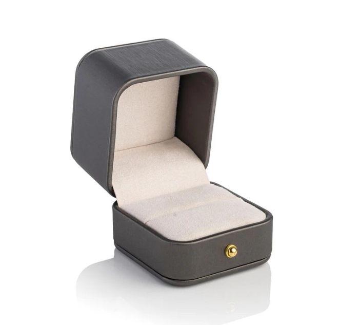 Majestic Ring Box