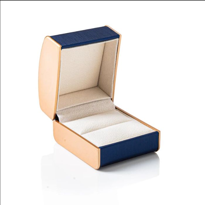 Curve Appeal Ring Box
