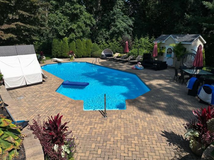 Are You Looking for Custom Pools Builder in Long Island