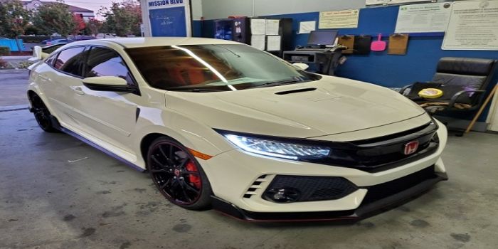 Fast Reliable Tow Truck Service in Richmond JE Automotive