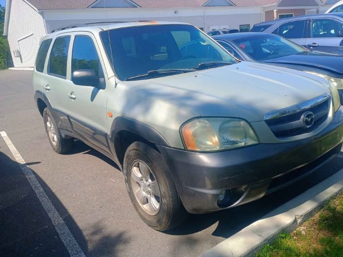 2004 Mazda tribute AWD 2004 Mazda tribute AWD