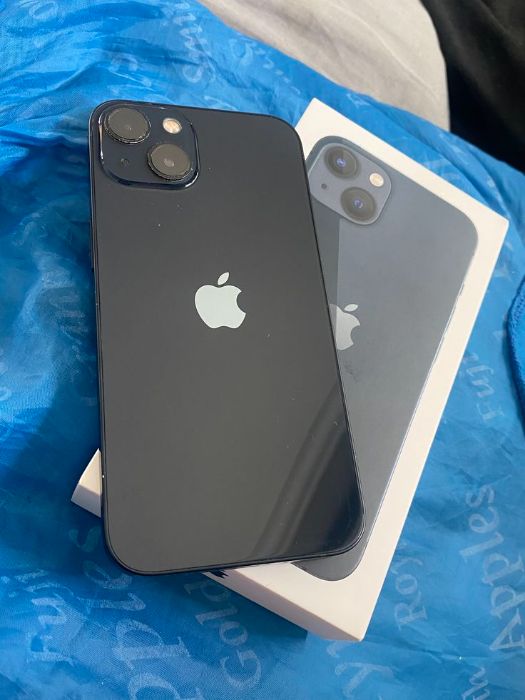 iPhone 13 iPhone 13