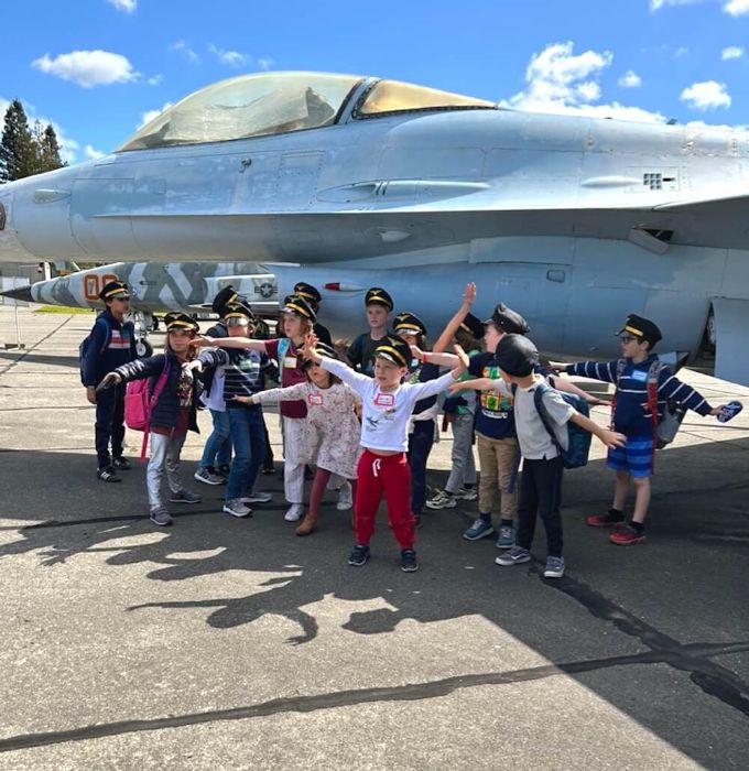 Learning by doingBlue Oak School