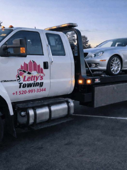 Get Fast Emergency Towing in Tucson Call Now for Quick Help