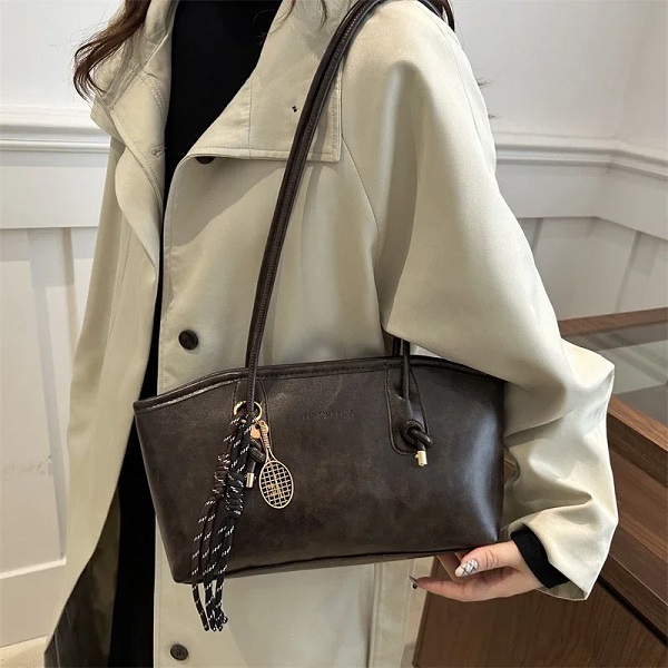 Large Capacity Pendant Tote Bag Retro Korean Fashion Handbag