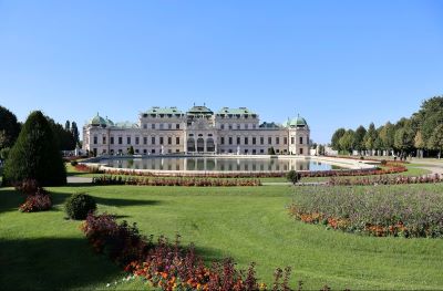 Vienna: Upper Belvedere Ticket Highlights Audio Tour with a City Walk