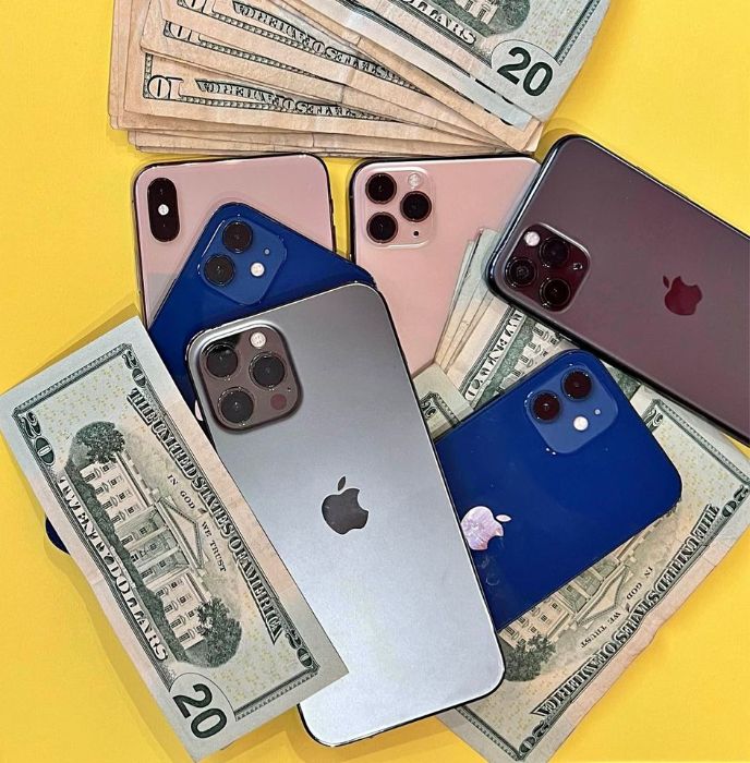 Algorithms vs. Human Experts: Deciding Where to Sell iPhone Models for Maximum Cash