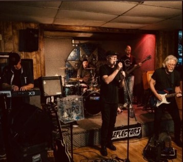 Experience Best Dining Experiences with Live Music in Joshua Tree
