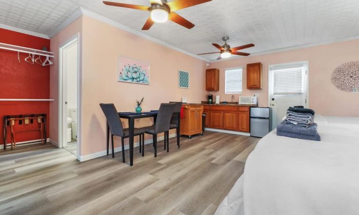 Modern Furnished Vacation Rental in Visalia, CA